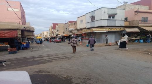 ميدلت – حملة لتحرير الملك العمومي بسوق الجمعة و شارع مولاي ادريس بميدلت .