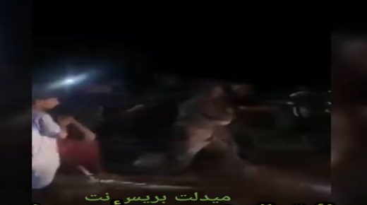 شاهد لحظة إنقاذ رئيس دائرة النيف بعد أن جرفت السيول سيارته من طرف الساكنة