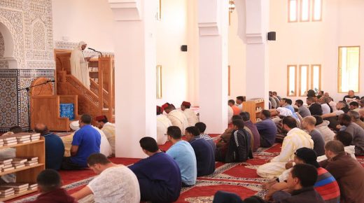هذا هو موضوع خطبة يوم غد الجمعة وهذا نصها الكامل ومراجعها