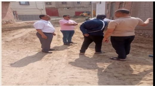 ميدلت : قبل فتح السوق الاسبوعي في الموعد المحدد لجنة مراقبة تحل بالسوق الاسبوعي ؛وتقف على ورش تأهيل حي إزݣاغن 